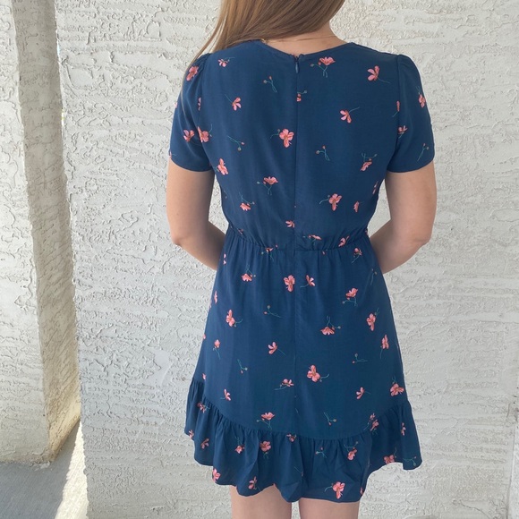 Navy blue floral dress with cute button detail - Picture 3 of 7